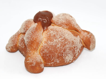 Pan de muerto relleno